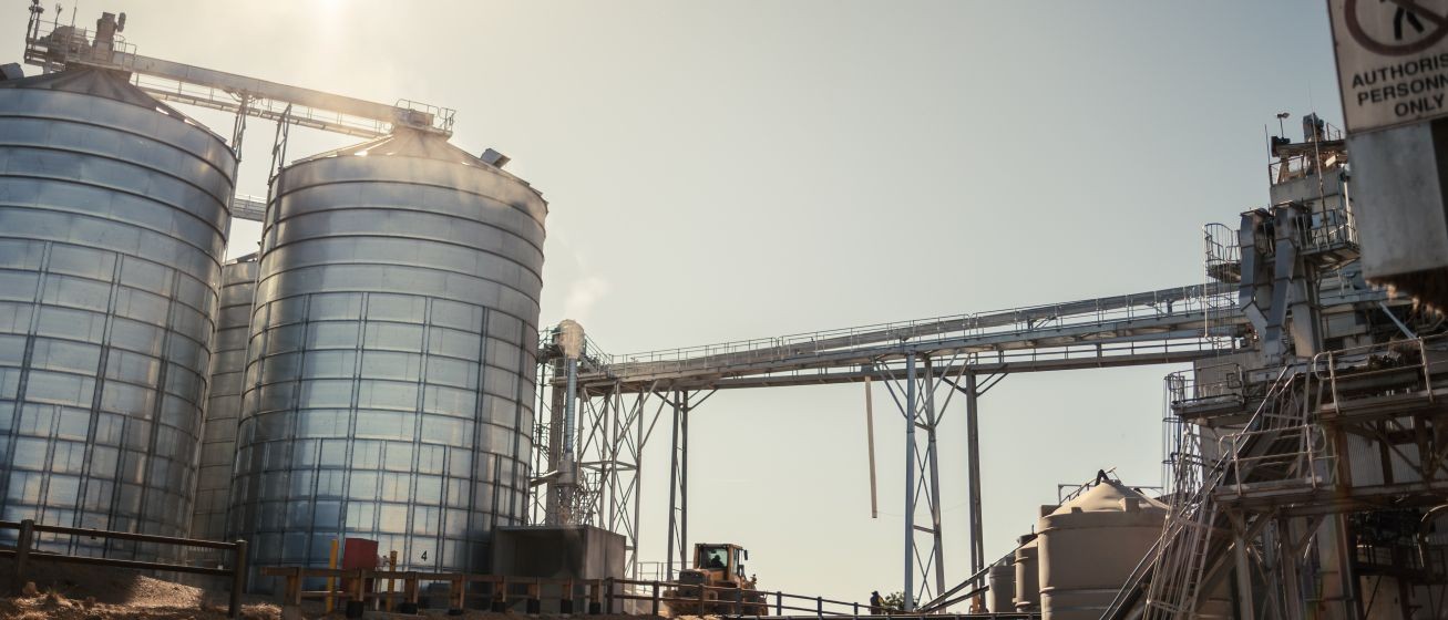 Mitsubishi bought out the Australian shareholders and applied for an expansion in 1986.